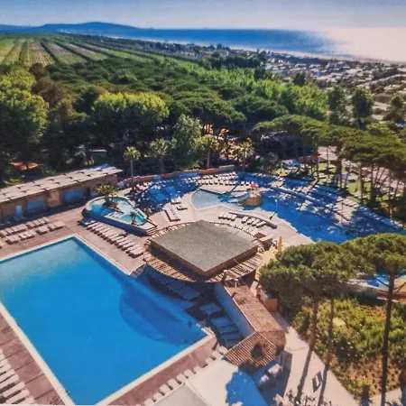 Au Bord Le Castellas Апартаменты