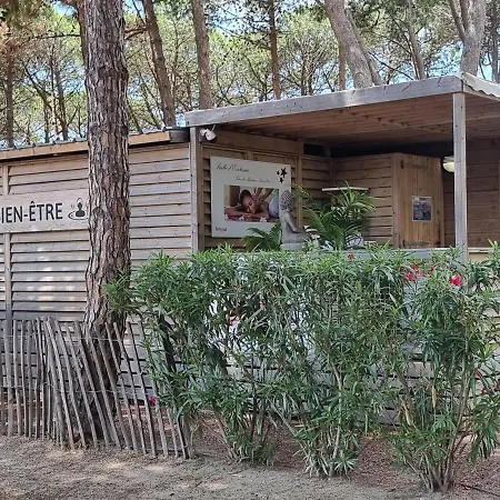 Au Bord Le Castellas Апартаменты
